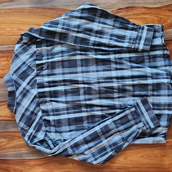 SQ Men's Button Down Shirt, XL, Black Pearlized Buttons, Ginghim on Cuff - Picture 6 of 8